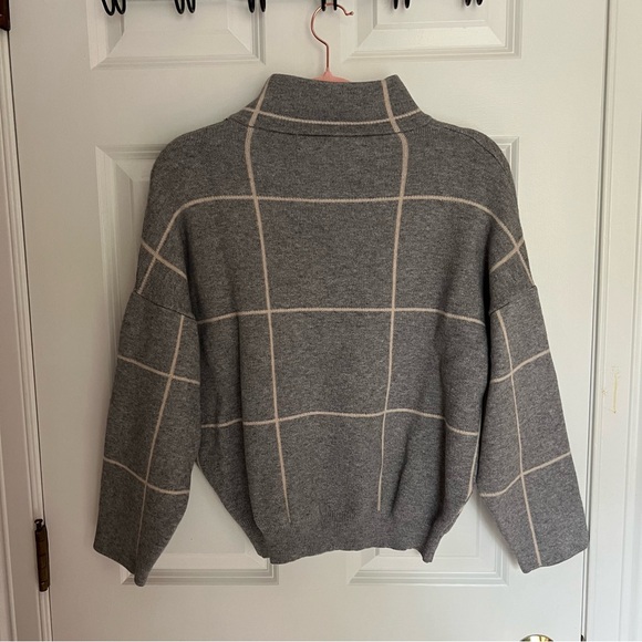DAVI & DANI Gray Cowl Turtleneck Sweater with Windowpane Pattern - Picture 4 of 5